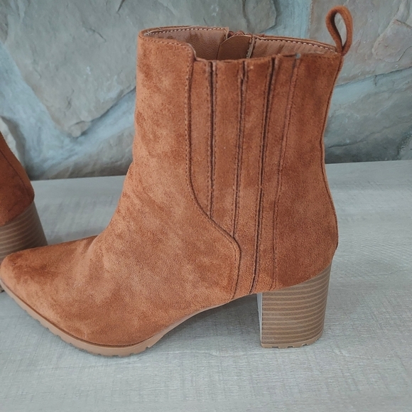 Womans boots 7.5M - Picture 4 of 12